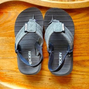 Boys flip flops